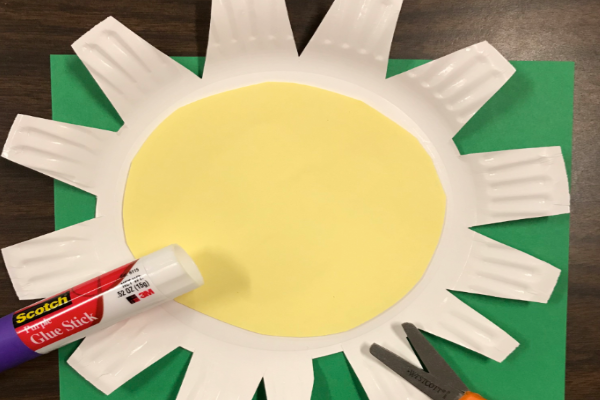 paper plate daisy