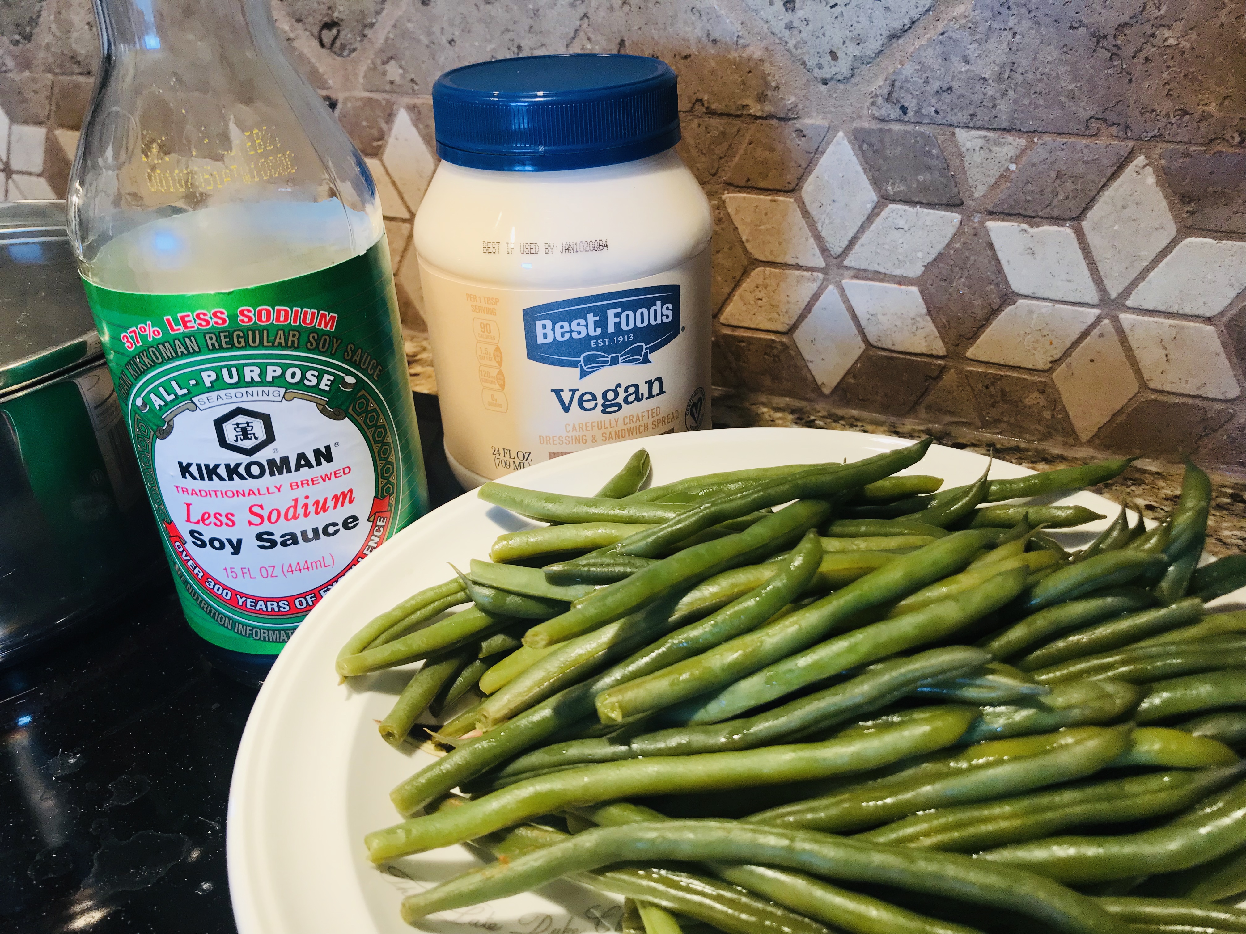 Vegan mayonnaise and green beans